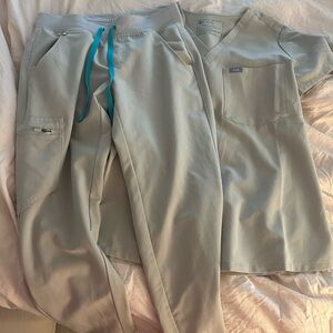 Khaki Figs Scrub Set XS